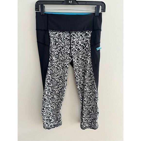 Lululemon Run Top Speed Crop Tight Leggings, Size 4 Black White 18” - Picture 2 of 10